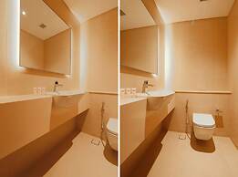 OYO Home 258 1BHK Marina Gate 2