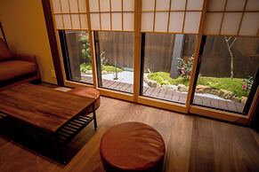 RESI STAY Villa Silktree