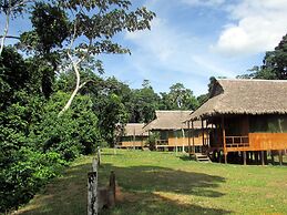 Huitoto Lake Lodge