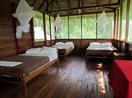 Huitoto Lake Lodge