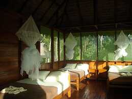 Huitoto Lake Lodge