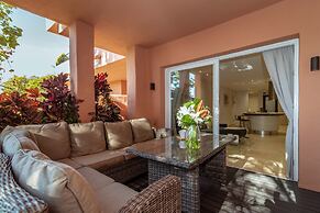 Chic Oasis on the Coast