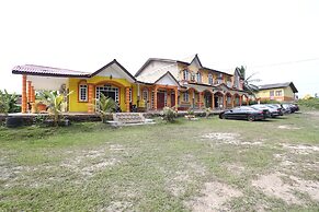OYO 89819 Raz Hotel Kelulut