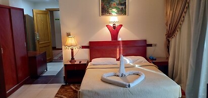 Green Desert Hotel