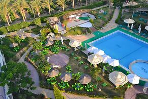 Green Desert Hotel