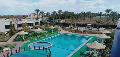 Green Desert Hotel