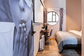 LIA HOTEL