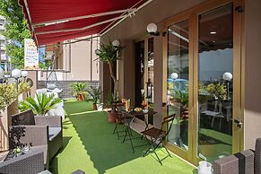 Noah Beach Hotel