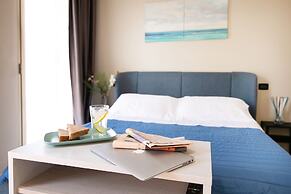 Noah Beach Hotel