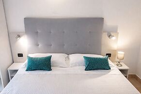 Noah Beach Hotel