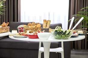 Noah Beach Hotel