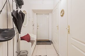 GM Apartment Staropimenovskii 16