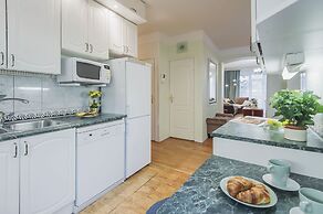 GM Apartment Staropimenovskii 16