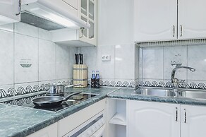 GM Apartment Staropimenovskii 16