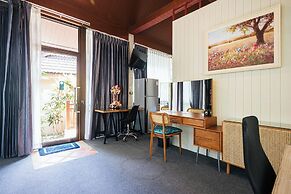 Thai Modern Resort & Spa