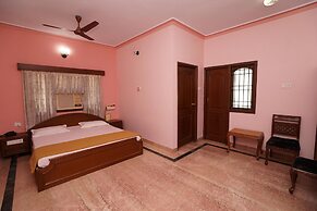 Lloyds Guest House , Krishna street , T. Nagar