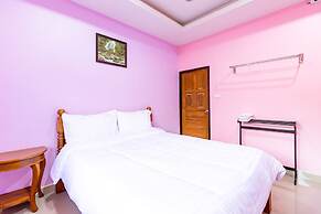 Tonrak Apartment