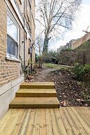 Beautiful 2 Bedroom Garden flat