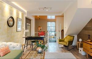 Neon Dream Playfull 2 bedroom