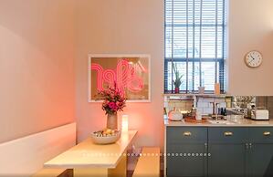 Neon Dream Playfull 2 bedroom