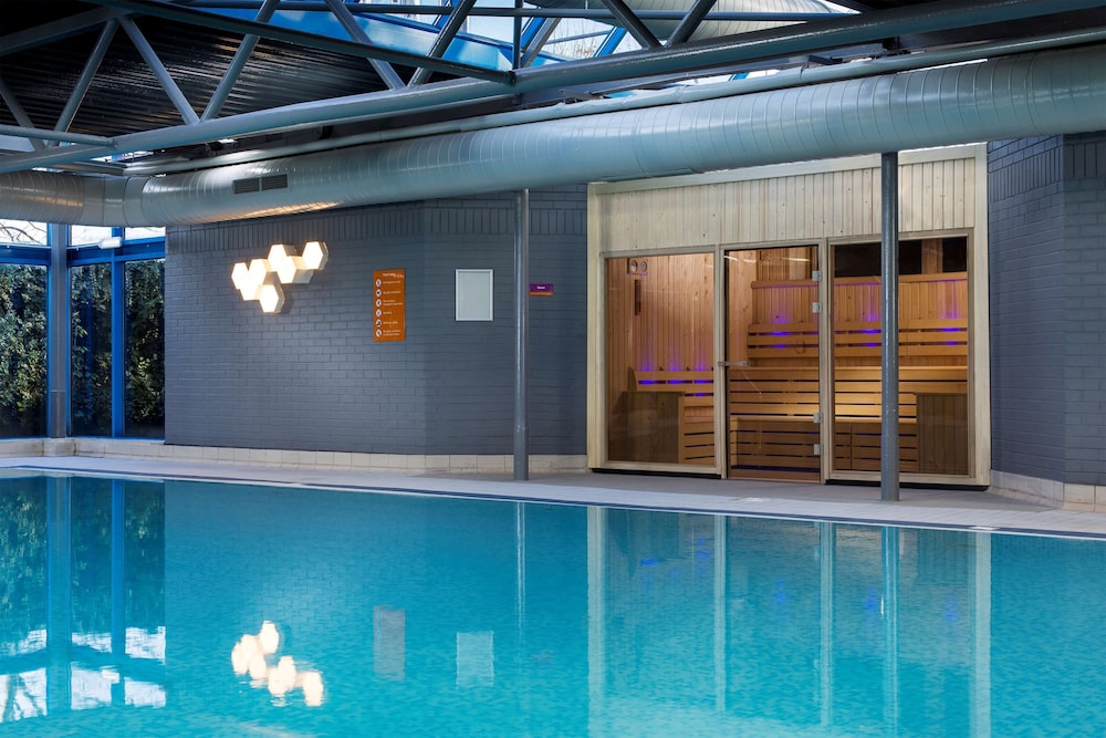 Radisson RED Hotel London Heathrow