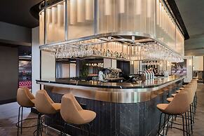 Radisson RED Hotel London Heathrow