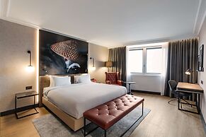 Radisson RED Hotel London Heathrow