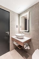 Radisson RED Hotel London Heathrow