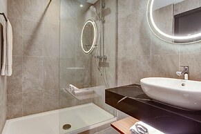 Radisson RED Hotel London Heathrow