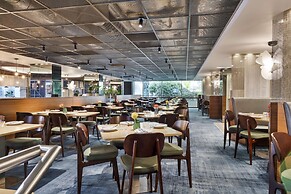 Radisson RED Hotel London Heathrow