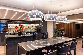 Radisson RED Hotel London Heathrow