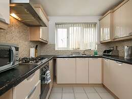 My-Places Elegant 6 Bed Town House - 68