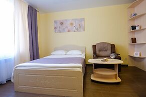 Apartment Petrovskie on Savinykh 4A