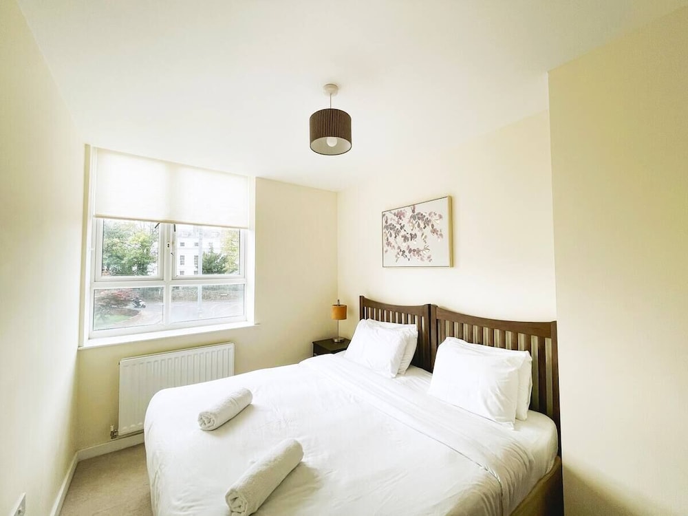 Golden Heights 7