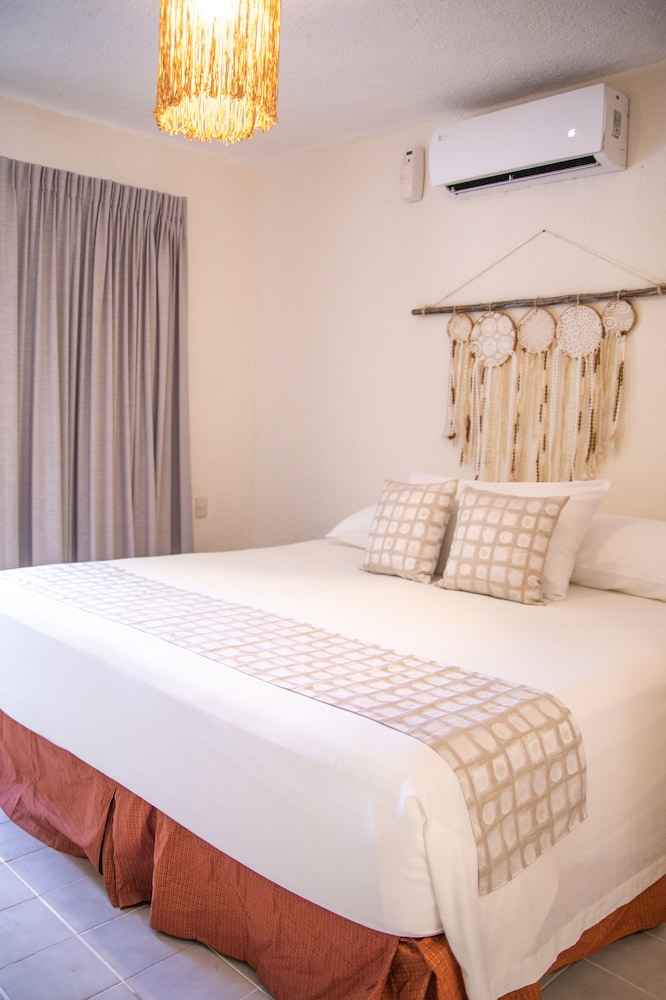Ahava Hotel