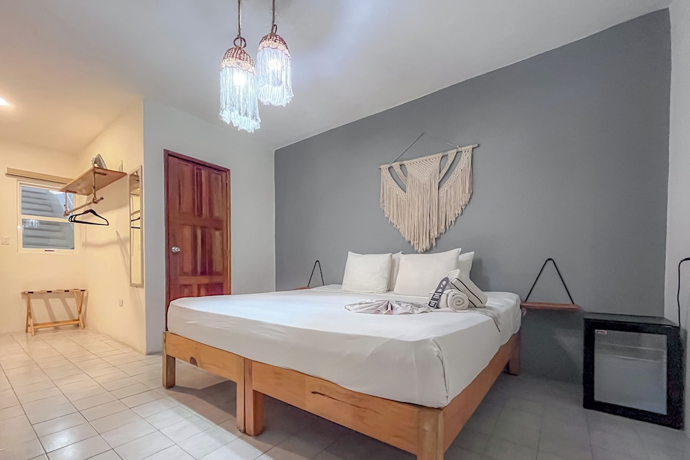 Ahava Hotel