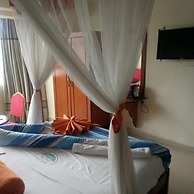 Royal Palm Hotel And Suites
