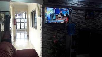 Royal Palm Hotel And Suites