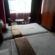 Royal Palm Hotel And Suites