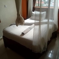 Royal Palm Hotel And Suites