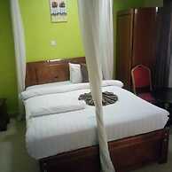 Royal Palm Hotel And Suites