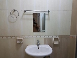 Royal Palm Hotel And Suites
