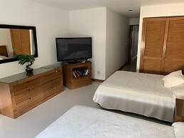 JUUB Acapulco, Exclusive Beachfront Apartment