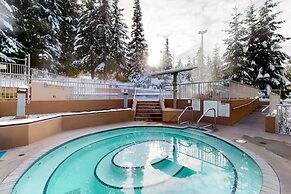 Woodrun Lodge by Whistler Premier