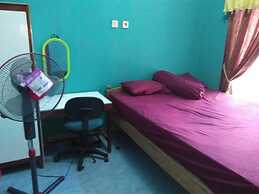 Sutrisno Homestay - Hostel