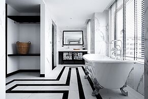 Glory Boutique Suite