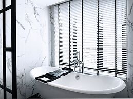 Glory Boutique Suite