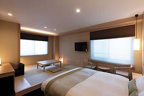 Rinn Shirakawa South
