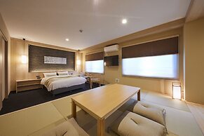 Rinn Shirakawa South