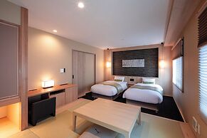 Rinn Shirakawa South